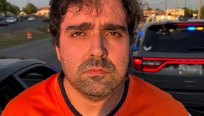 tagem, a pena fixada foi de nove anos e sete meses de prisão, além de ser réu po