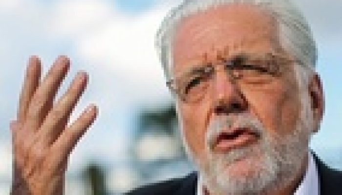 Pressão política aumenta para saída de Jaques Wagner da liderança do governo