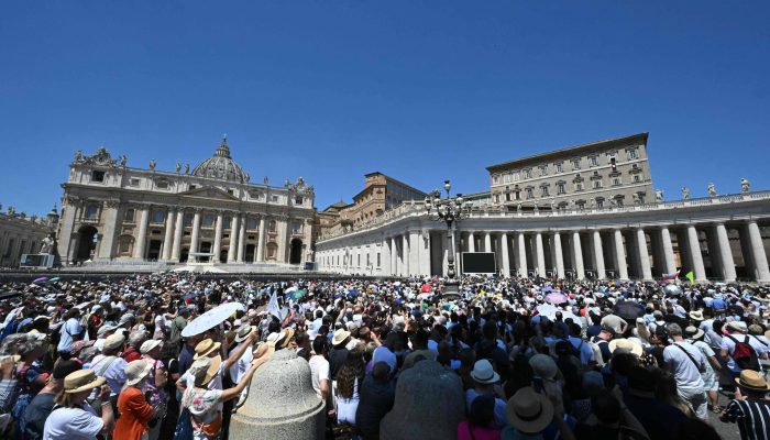 Vaticano barra sermões de mulheres em missas