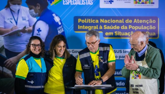 ofobia, o racismo e a LGBTQIA+fobia que frequentemente as afastam das unidades d