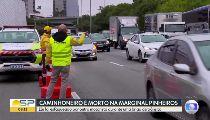 Caminhoneiro é morto a facadas após discussão na Marginal Pinheiros; suspeito foge