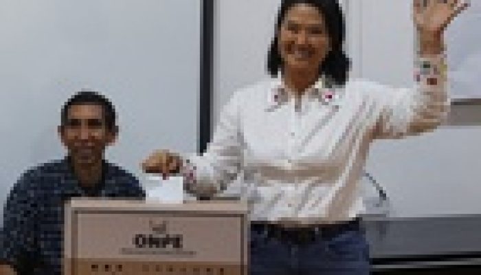Keiko Fujimori, virtual presidente do Peru, estende a mão para diálogo após apuração final dos votos