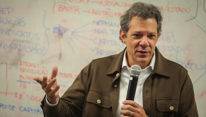 um lado apreensivo de ele continuar essa fúria privatizante de todos os serviços