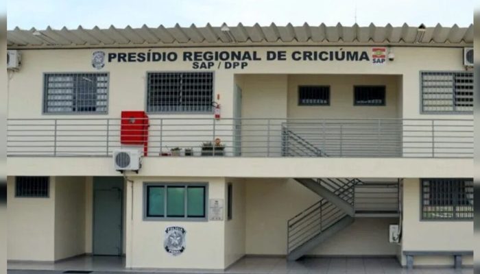 Foragido se entrega à polícia em Criciúma após perder ônibus