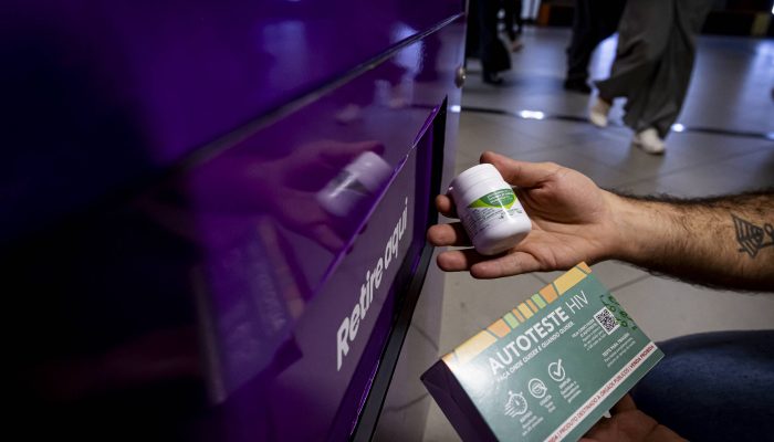 Produção nacional de medicamento essencial para HIV fortalece o SUS