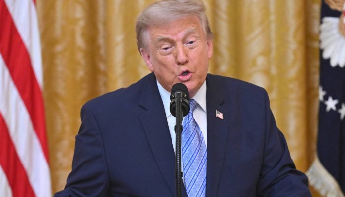 Donald Trump reitera teorias sobre fraude eleitoral de 2020 e acusa China