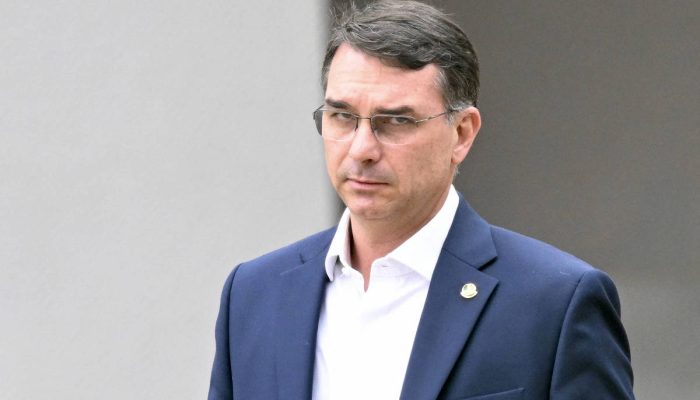 Moraes mantém data para depoimento de Flávio Bolsonaro em caso de calúnia contra Lula