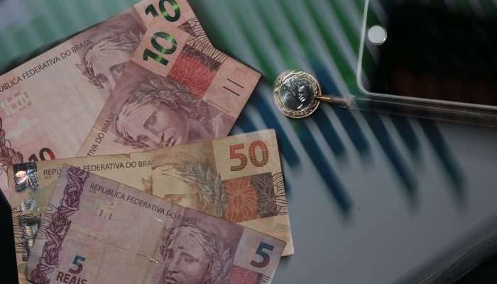 Economia brasileira registra leve avanço de 0,1% em maio, aponta Banco Central
