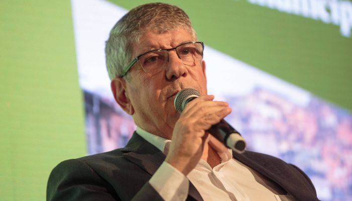 PT intensifica coleta de dados sobre reajustes de concessões para confrontar gestão Tarcísio