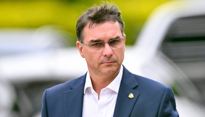 Convenções partidárias: Flávio Bolsonaro inicia temporada fragilizado por série de erros
