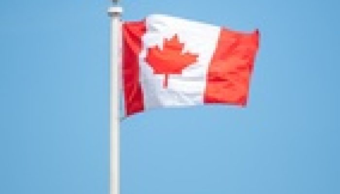 Incêndio de grandes proporções em base militar do Canadá deixa vítimas