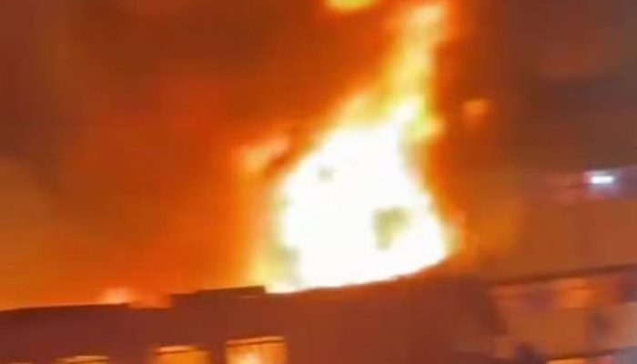 Incêndio destrói fábrica de velas histórica no Jabaquara
