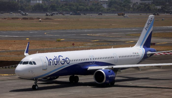 Incidente com carregador portátil causa desvio de voo da Indigo na Índia
