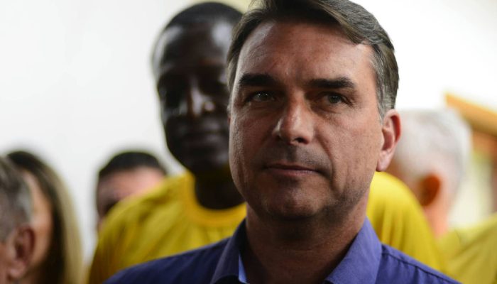 Investigações sobre o caso Master colocam Flávio Bolsonaro e Alexandre de Moraes no centro de suspeitas