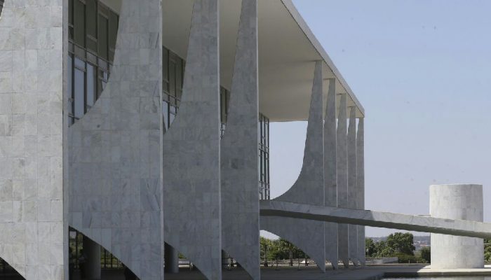 Isenção de imposto em compras internacionais de até US$ 50 é sancionada por Lula