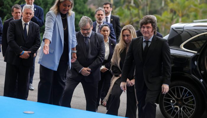 Javier Milei recebe a mais alta honraria de São Paulo em visita política