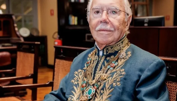 José Sarney é internado em São Paulo para avaliação médica após diagnóstico de pneumonia