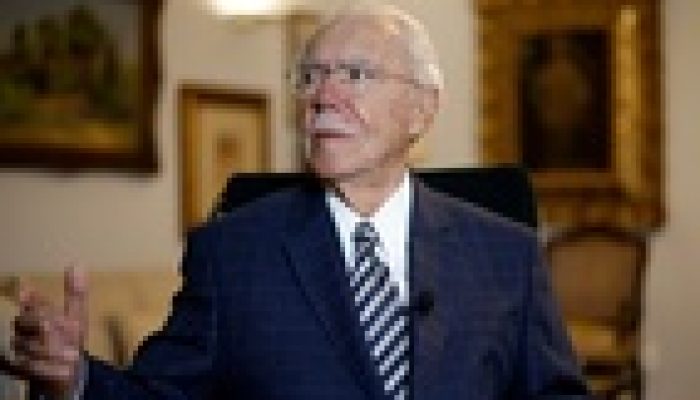 José Sarney segue internado em São Paulo para tratamento de pneumonia