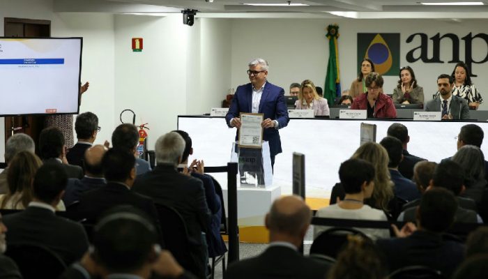 Leilão do pré-sal movimenta R$ 530 milhões com sete blocos arrematados
