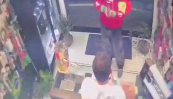 Lojista é assassinado a tiros durante assalto em Osasco, na Grande SP