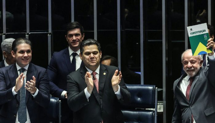 Lula minimiza atrito com Alcolumbre como 'futrica' e alerta para ameaça autoritária à democracia