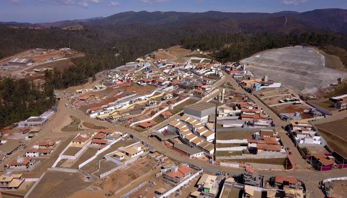Municípios atingidos pela tragédia de Mariana desistem de ação contra BHP em Londres