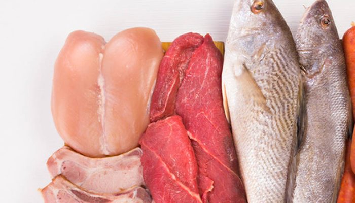 Níveis de vitamina B12 considerados normais podem ser insuficientes para idosos, aponta estudo