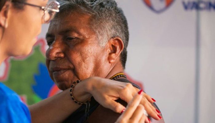 Operação Gota intensifica vacinação em comunidades indígenas isoladas da Amazônia