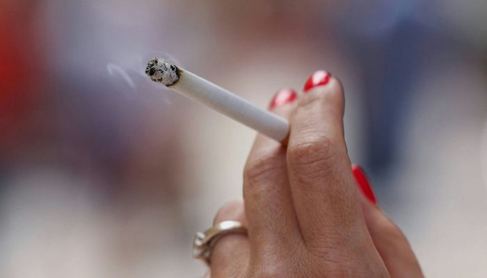 Parar de fumar protege o cérebro e reduz risco de demência, aponta estudo