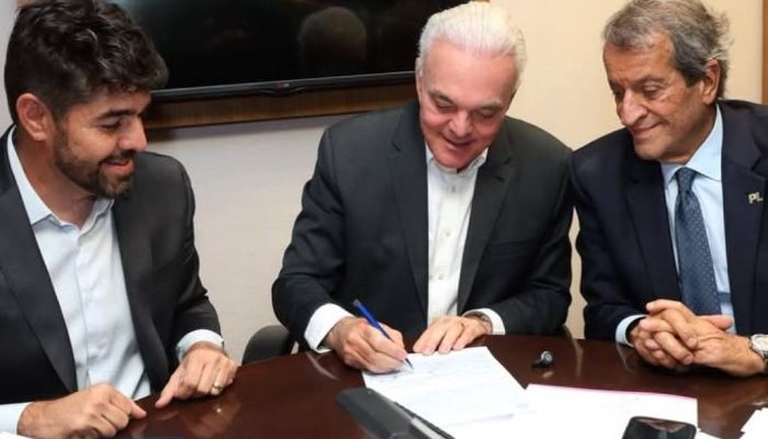 PL aposta em onda conservadora e reforça quadros com prefeito de Uberlândia