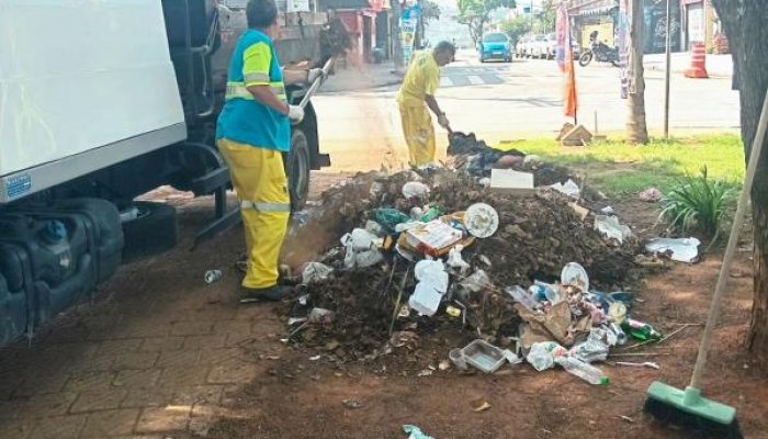 Prefeitura de Guarulhos intensifica limpeza urbana e remove lixo descartado no Taboão