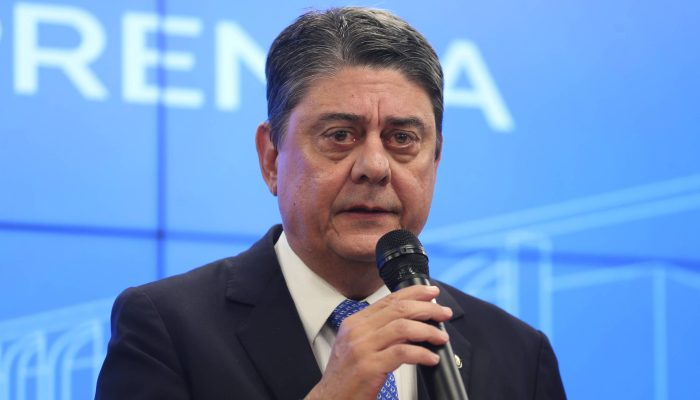 Presidente da ANS admite que orienta conhecidos a judicializar conflitos com planos de saúde