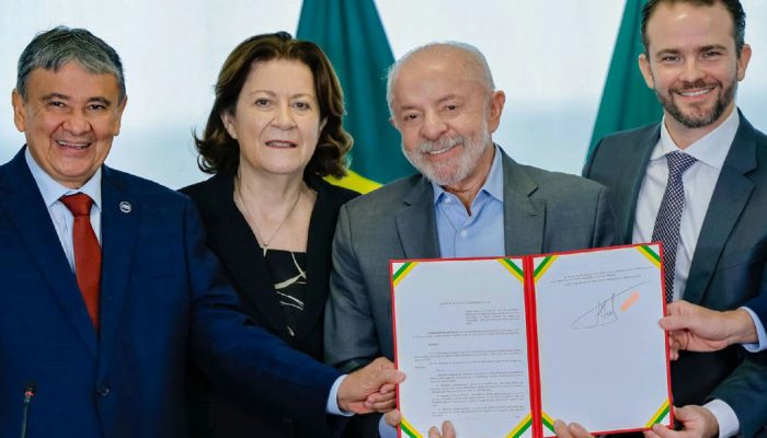 Reajuste do Bolsa Família levanta debate sobre timing eleitoral e eficácia do programa