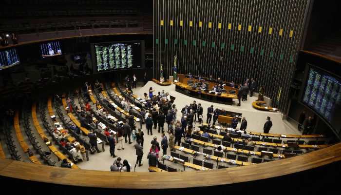 Recorde de emendas da Saúde pagas antes das eleições levanta debate sobre uso de recursos