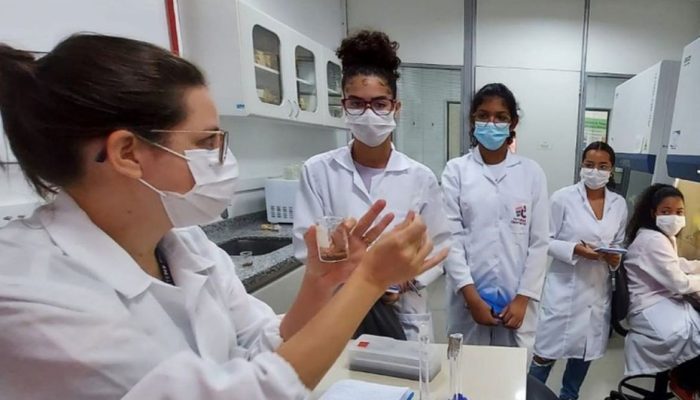 Rede pública tem prazo estendido até 6 de novembro para inscrições no programa Futuras Cientistas