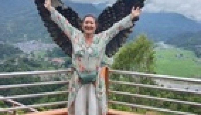 Sobrevivente suíça relata momentos de terror após ser atingida por avalanche no Nepal