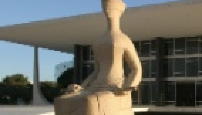 STF exige devolução de penduricalhos de juízes em seis estados e no Distrito Federal