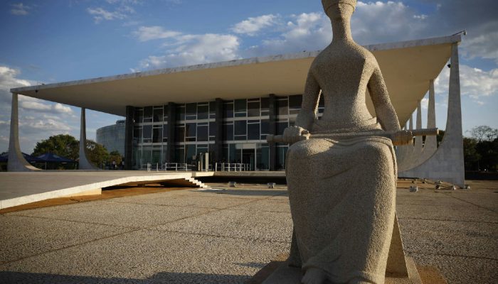 Supremo Tribunal Federal avalia risco de impeachment de ministros e busca diálogo com ala moderada do PL