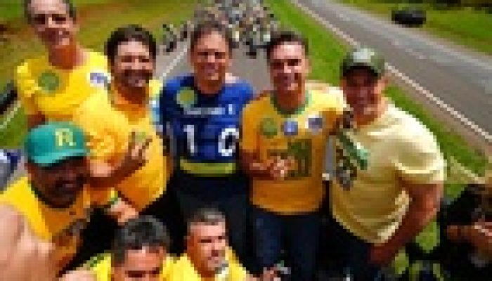 Tarcísio de Freitas intensifica apoio a Flávio Bolsonaro em agenda pelo segundo turno