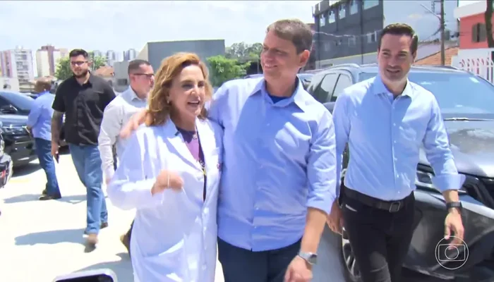 Tarcísio de Freitas promete expansão de centros de saúde feminina em São Paulo