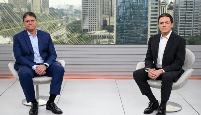 Tarcísio promete novos presídios e defende gestão da Sabesp em entrevista