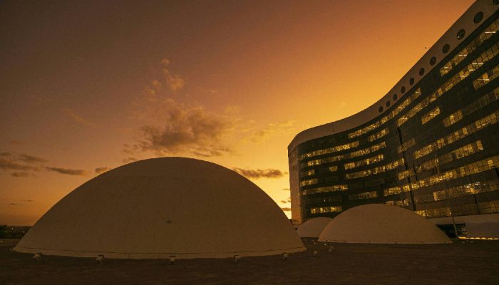 TSE muda local de votacao de 590 mil eleitores e PT cobra ampla divulgacao